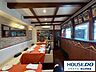 室内：窓も多く明るい店舗内スペースです。