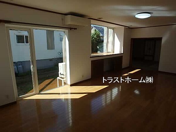 リビング/ダイニングを拡大表示