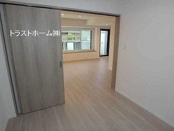 洋室を拡大表示