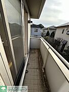 2階洋室　約8帖バルコニー※退去済み。クリーニング前