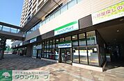 ファミリーマート武蔵浦和駅店 430m