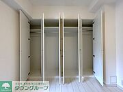 北西洋室のクローゼット（クリーニング前）