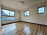 洋室：2階洋室7.8帖　落ち着いた雰囲気の居室です！寝室や子ども部屋など用途に応じて使い分けができ、柔軟な暮らしが叶います♪