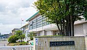 神山小学校 650m