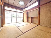 2階和室6.5帖　陽当たり良好な南東側のお部屋です。（R8年5月24日撮影）