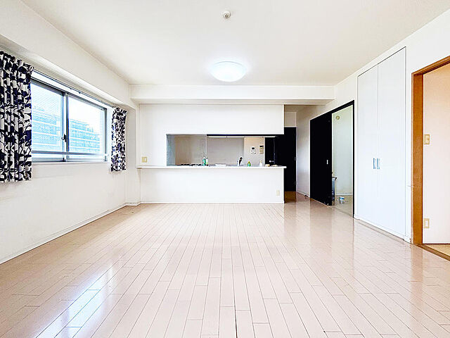 リビング/ダイニング プレジール立石 4階/-