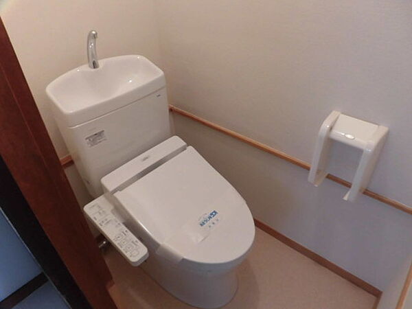 画像5:清潔感のあるトイレです