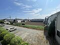 前面に建物もな...
