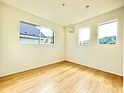 飽きのこないカラーリングの寝室です。 シンプルイズベスト