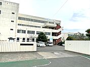 伊勢原市立伊勢原中学校（180m）
