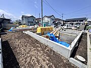 主寝室は約7帖のゆとりある空間で、キングベッドも置けるゆったり空間。