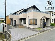 6LDK＋3Sの大型間取り、事務所兼住宅と大家族や二世帯住宅として活用ができます。