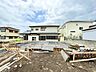 外観：これから基礎工事が進み、少しずつ“わが家”の形が見えてくるワクワクの現地。完成後の暮らしを想像しながら、陽当たりや周辺環境もチェックできます。
