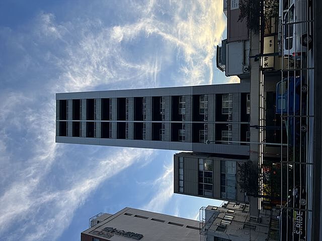 4 / 18