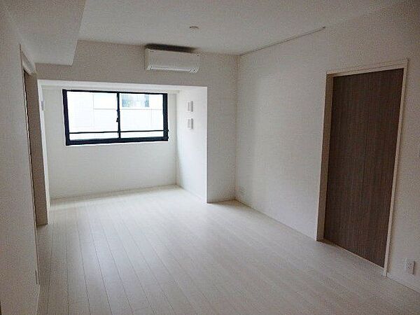 apartment 東京都中央区日本橋堀留町１丁目3-11
地図を見る