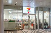 セブンイレブン目黒セントラルスクエア店 徒歩3分。 210m