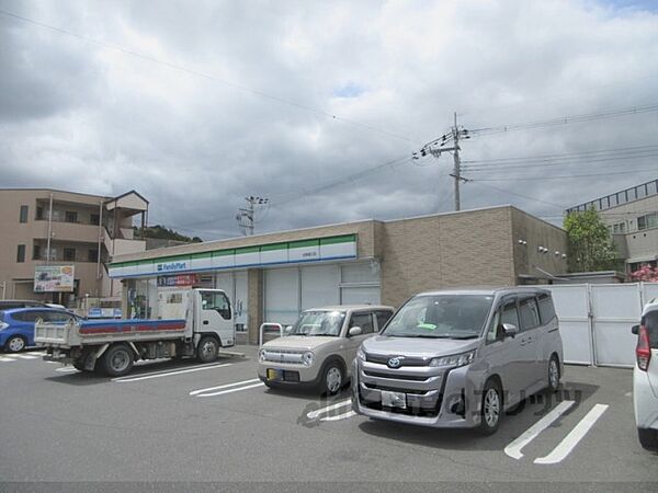 画像22:ファミリーマート　生駒俵口店まで1000メートル