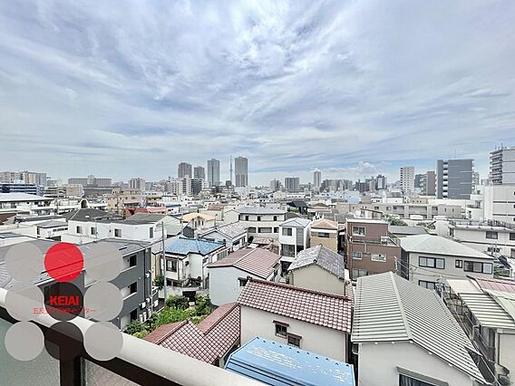 周囲は一戸建て...
