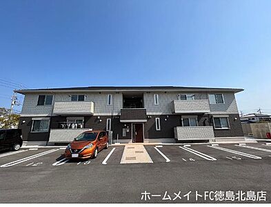 外観：外観写真（昼）