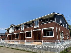 徳島県徳島市北島田町１丁目（賃貸アパート2LDK・2階・66.02㎡） その1