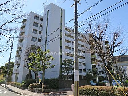 阪急東奈良高層住宅C棟の外観(北東側から)