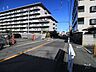 その他：敷地東側の前面道路