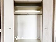 各居室にはクローゼットを完備し、家具の配置にも困らない設計がされており、採光と室内のバランスが絶妙です。