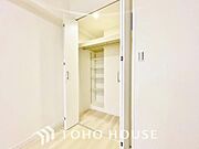 各居室にはクローゼットを完備し、家具の配置にも困らない設計がされております。