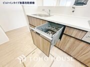 通常の手洗いでは使用出来ない高温のお湯や高圧水流を使う事により汚れを効果的に落とすことができます。