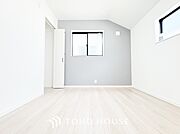 生活感を感じない空間では落ち着く事はできません。絶妙な雰囲気、配色、素材感を意識してコーディネート。