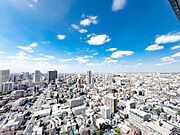 その豊かな眺望にふさわしい空間には、通風・採光にも優れ、心地よい光と風があふれています。