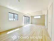 家族皆が集まる場所だからこそ、一番明るく使い勝手のいい空間に仕上げております。