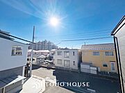 その豊かな眺望にふさわしい空間には、通風・採光にも優れ、心地よい光と風があふれています。