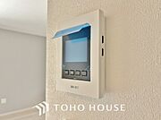見える安心をカタチにしました。誰が来てもわかる様にモニター付きインターホンを設置。