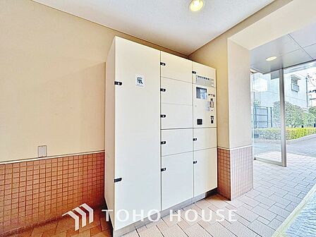 宅配ボックスは留守中でも宅配便の荷物が受け取れる為昼間の受け取りが困難な共働き世帯に需要が高い設備。