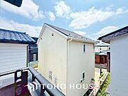 その豊かな眺望にふさわしい空間には、通風・採光にも優れ、心地よい光と風があふれています。