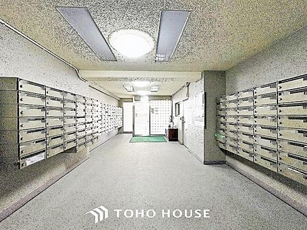 色合いも落ち着いた色を中心に構成され、重厚感のある雰囲気で居住者・来客者を迎えてくれます。