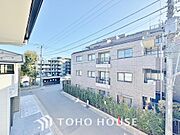 その豊かな眺望にふさわしい空間には、通風・採光にも優れ、心地よい光と風があふれています。