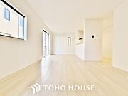 造りこんだ空間演出の妙が生み出す光と質のハーモニーはこの住宅のクオリティの良さを実感させてくれます。