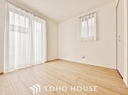 白を基調とした室内は、明るい住空間を造り出すだけでなく、清潔感をもたらしてくれます。
