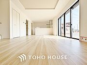 ホワイトナチュラルのテイストが、自然体で過ごせる心地良さを生み出しています。