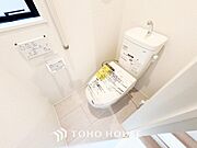 清潔な空間であって頂けますように、目に留まるだけではなく、汚れをふき取り易いフロアと壁紙をチョイス。