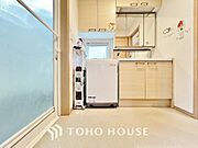 お家の中でも特にプライベートスペースとなる洗面所は、洗濯場所と浴室を同じ空間でまとめております。