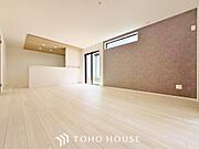 朝は爽やかな日差しを浴びながら、家族みんなでおいしい朝食。昼下がりにはのんびりと過ごすひと時。