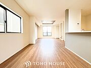 ホワイトナチュラルのテイストが、自然体で過ごせる心地良さを生み出しています。