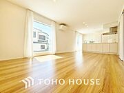 家族皆が集まる場所だからこそ、一番明るく使い勝手のいい空間に仕上げております。