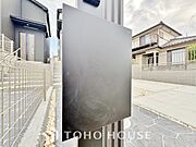 数字を回して施解錠できるダイヤルや暗証番号を設定するタイプなどがあり防犯効果が高まります。