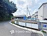 外観：建物の居住性に拘った邸宅は、「落ち着き」と「安らぎ」と「快適」を実現してくれます。