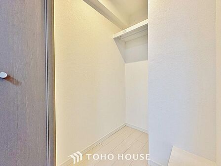 少しでも空いているスペースを収納にすることで、無駄のない空間を演出しております。