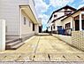 駐車場：自転車やバイクなど、ゆとりのある敷地で置き場所に困ることはないでしょう。